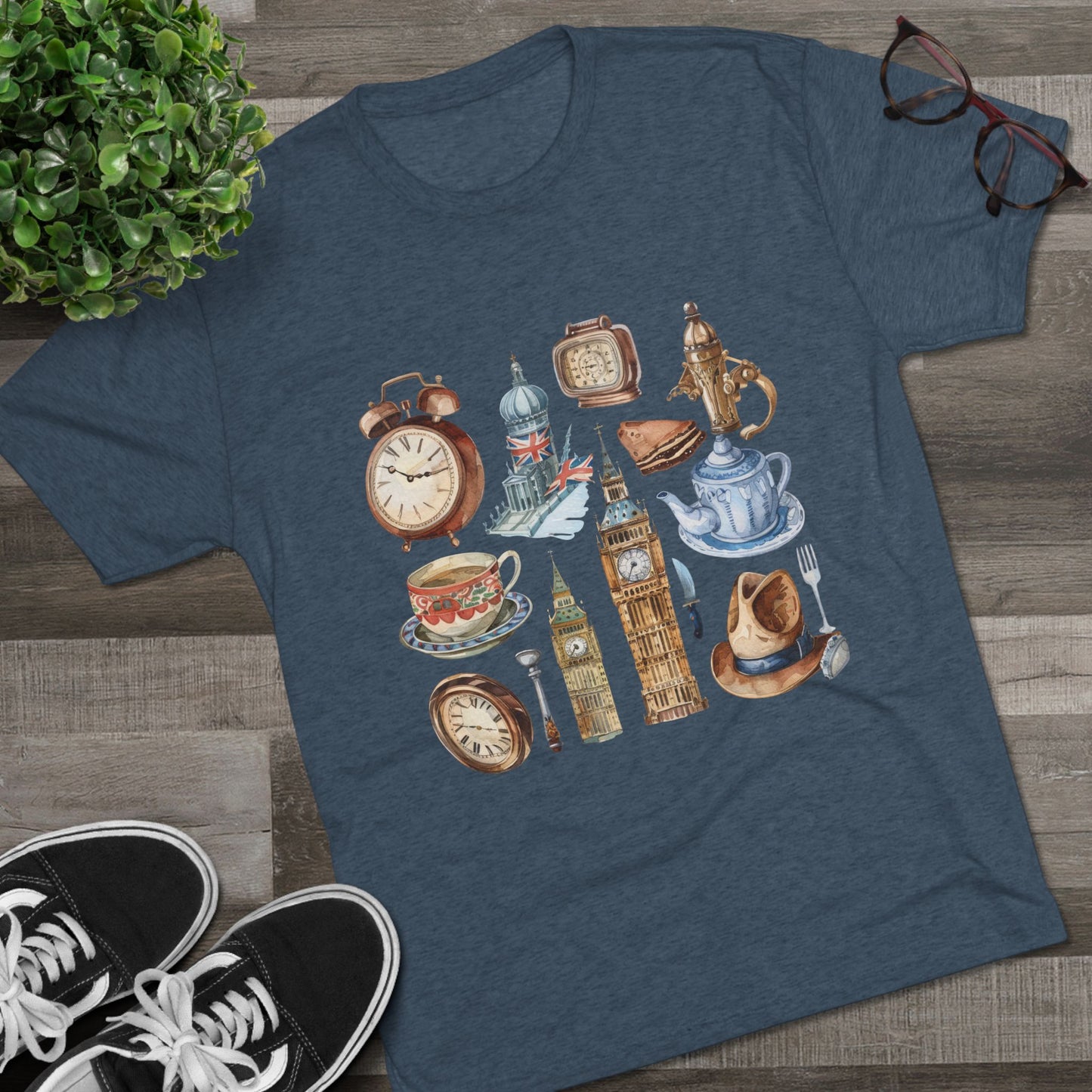 Vintage England Elegant Unisex Tri-Blend Crew Tee