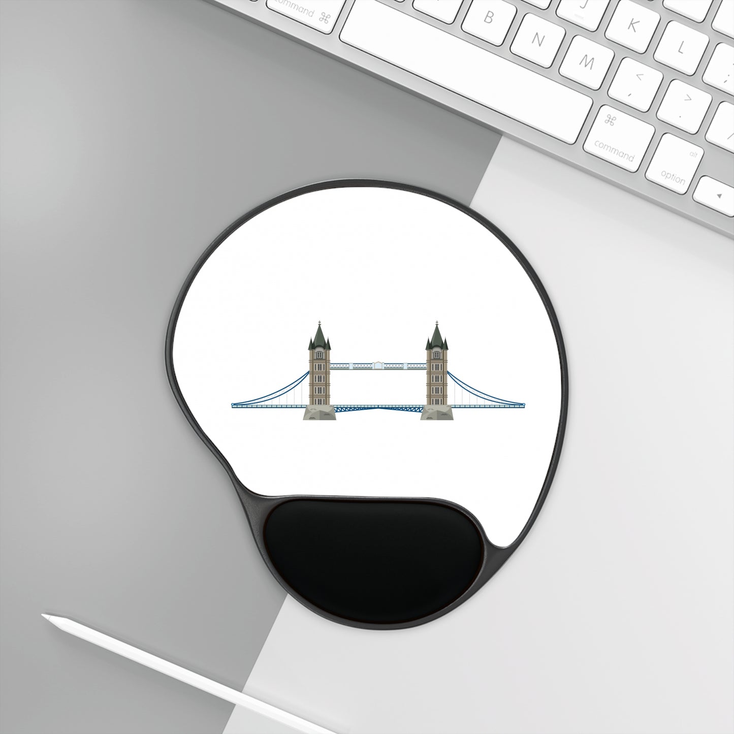 London Bridge Mouse Pad with Wrist Rest, Ergonomic Office Decor, Perfect Gift for Gamers, College Students, Home Office Essentials