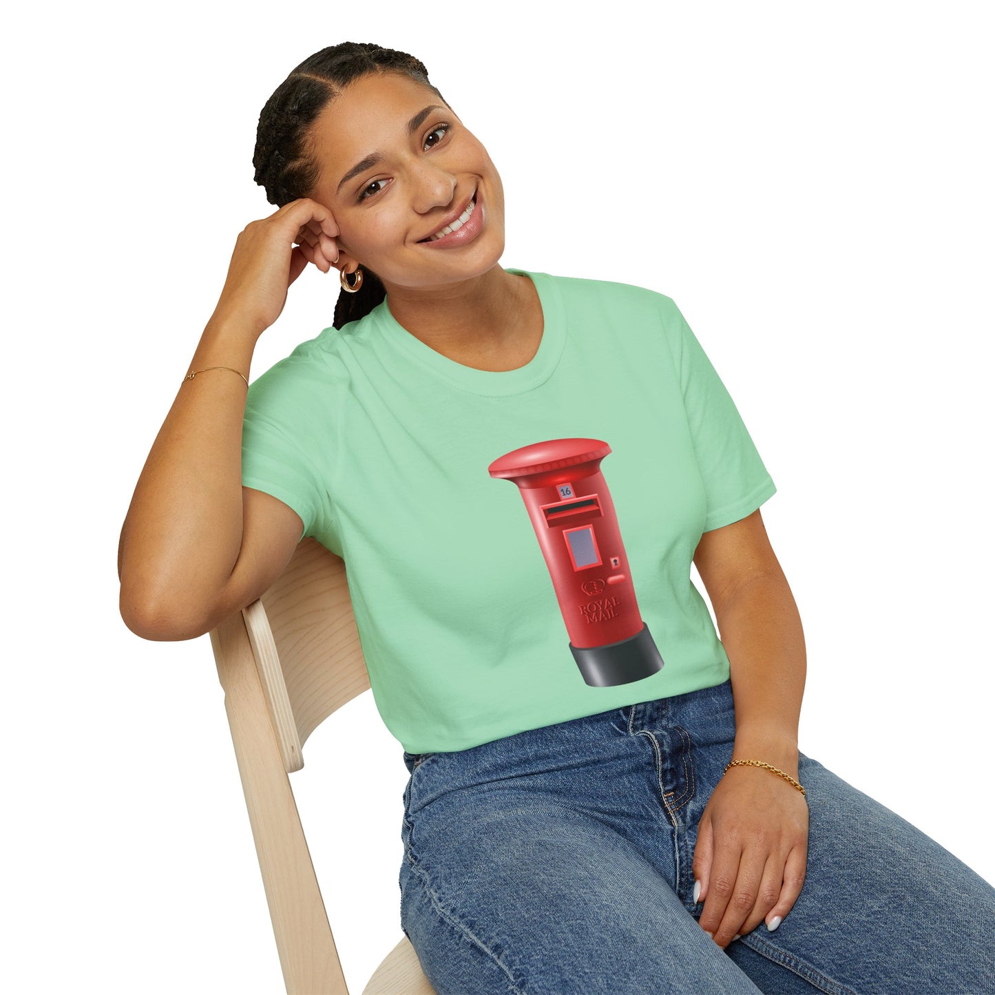 Unisex Softstyle T-Shirt - Classic UK Royal Mailbox Design - British Postbox Icon