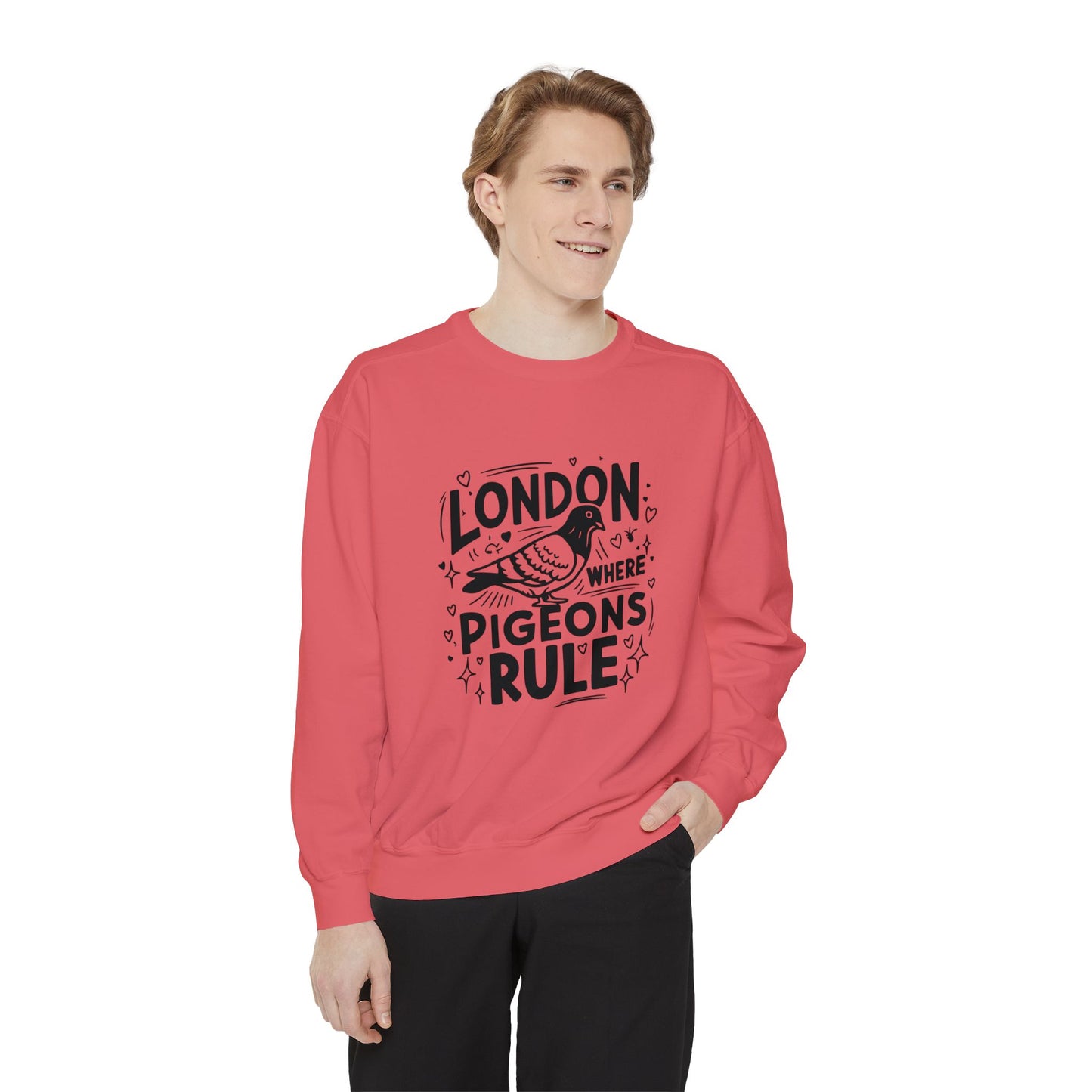 Unisex Garment-Dyed Sweatshirt Form Fitting - London where Pigeons Rule