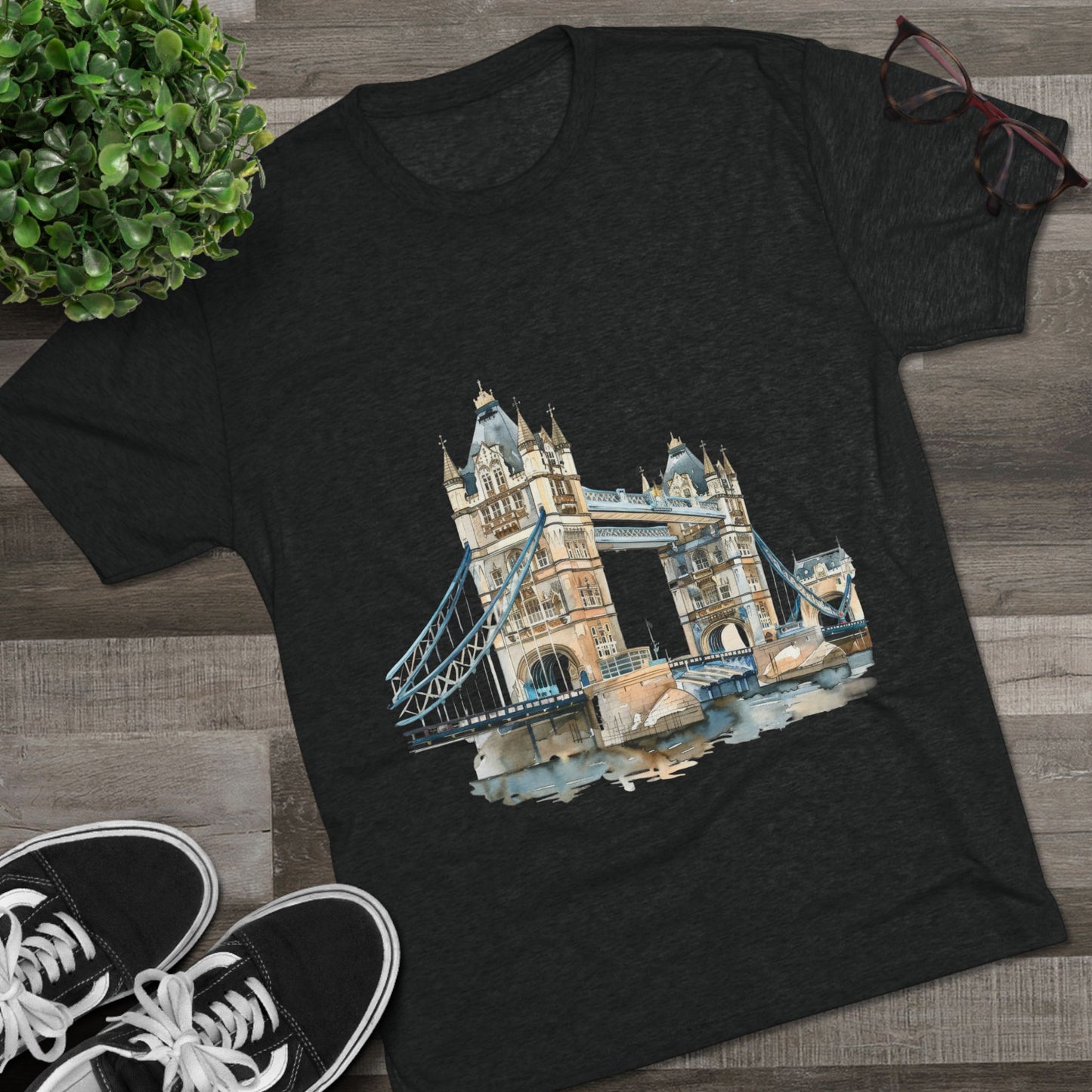 London Bridge Elegant Unisex Tri-Blend Crew Tee