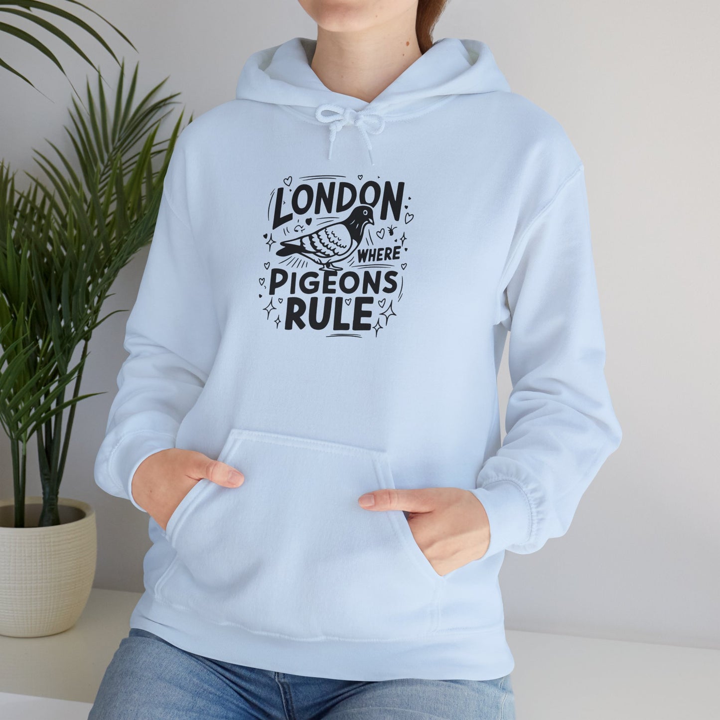 Unisex Heavy Blend™ Hooded Sweatshirt - London where pigeons rule