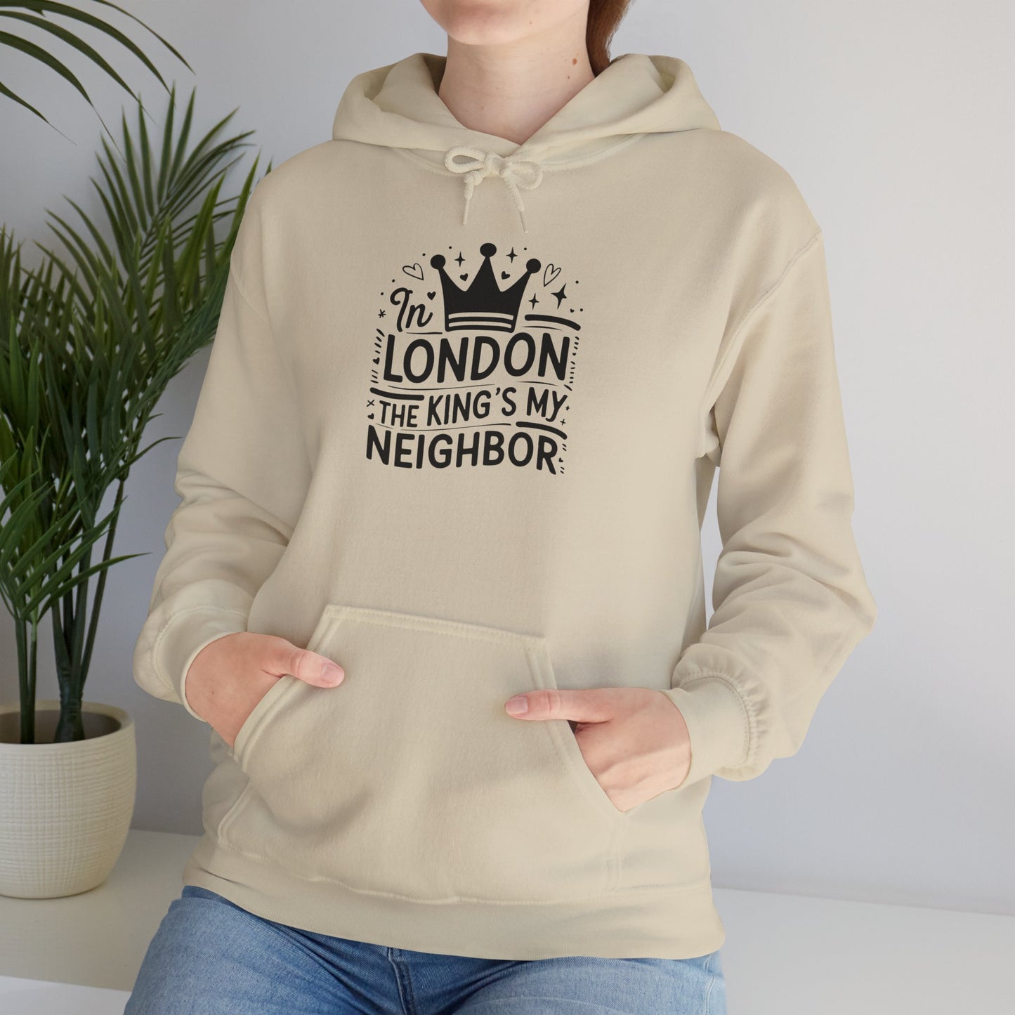 Unisex Heavy Blend™ Hooded Sweatshirt - In London King's my Neighbour