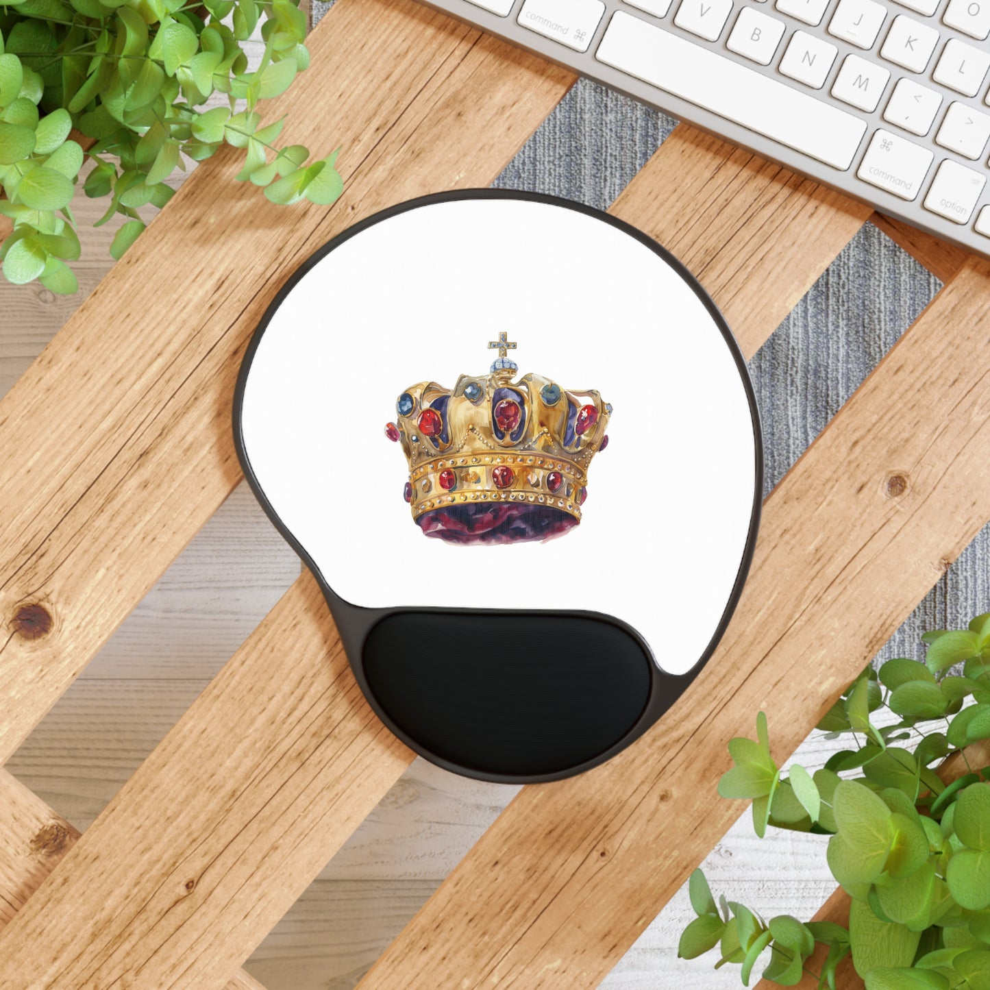 Luxurious Crown Mouse Pad with Wrist Rest, Royal Decor, Office Supplies, Gift for Gamers & Students, Home Office Accessory
