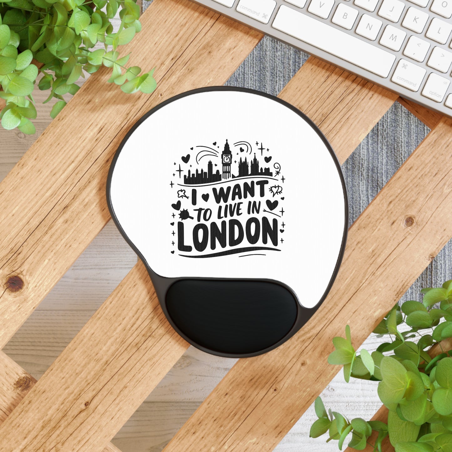 London-Themed Mouse Pad with Wrist Rest, Cute Office Gift, Ergonomic Desk Accessory, Ideal for Students and Travelers