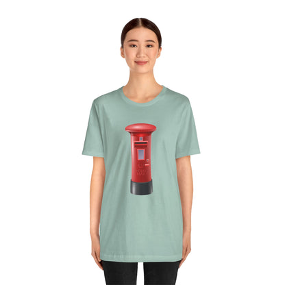 Unisex Jersey Short Sleeve Tee - Classic UK Royal Mailbox Design - British Postbox Icon