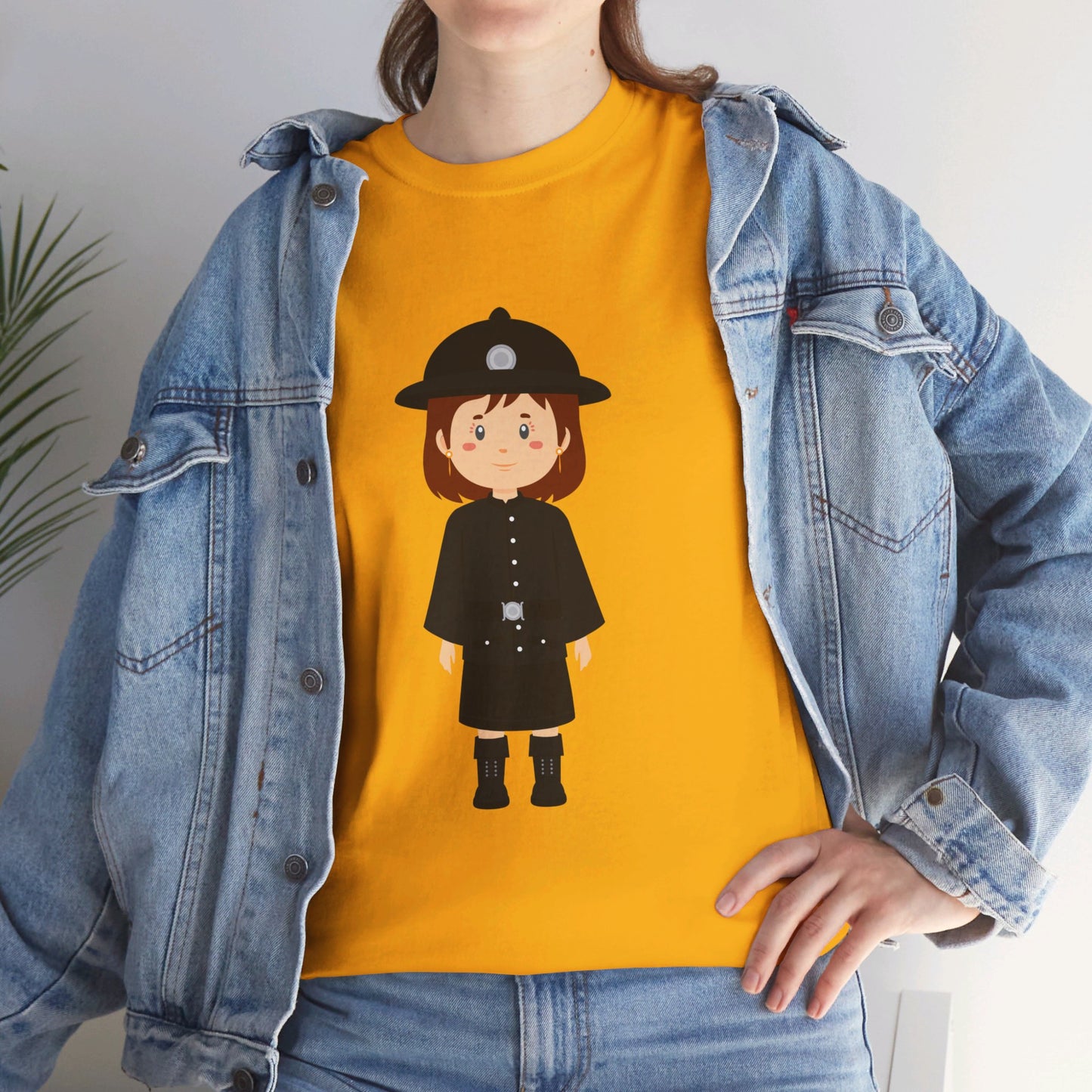 Red Jacket - Bodmin Keep: Cornwall's Army Museum Trendy Unisex Heavy Cotton T-Shirt