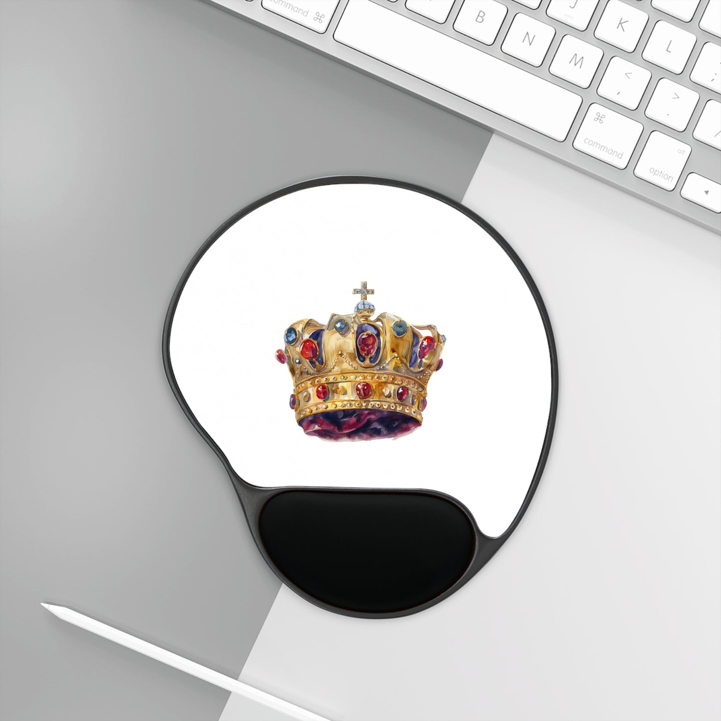 Luxurious Crown Mouse Pad with Wrist Rest, Royal Decor, Office Supplies, Gift for Gamers & Students, Home Office Accessory