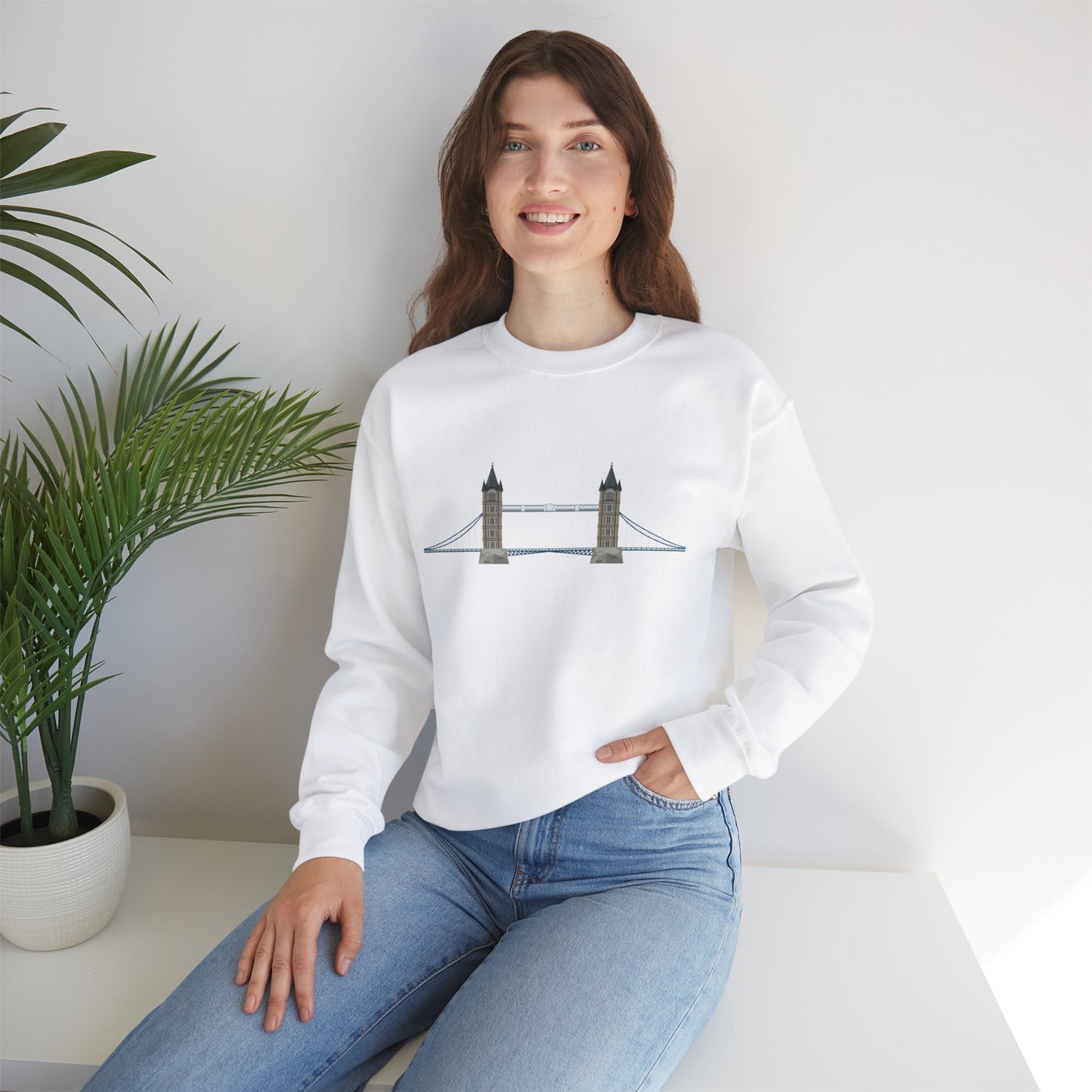 Unisex Heavy Blend™ Crewneck Sweatshirt - Tower Bridge - Iconic London Landmark